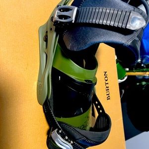 Costume snowboarding bindings